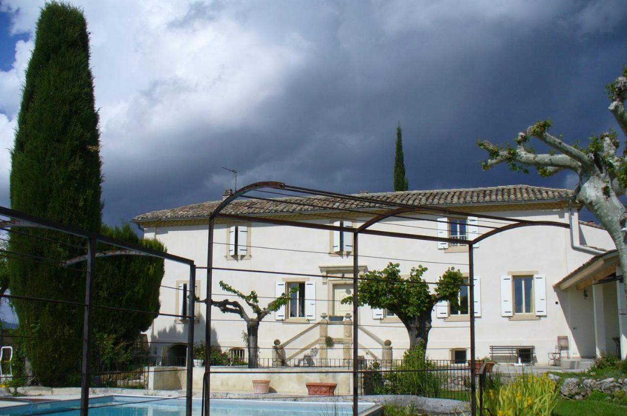 Le Mas Des Sorcieres - Maison D'Hotes Valréas Exterior photo
